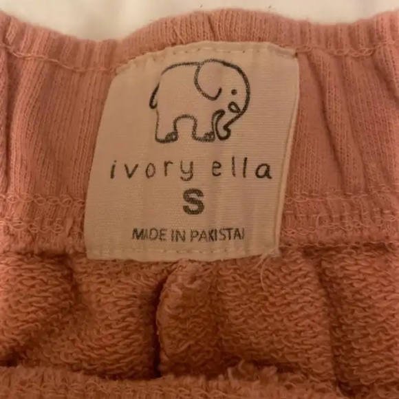 Ivory Ella pink shorts - Picture 3 of 3